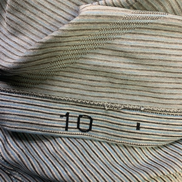 Lululemon Lightweight Stretch Running Tank Top Size 10 (0591) - Picture 5 of 5